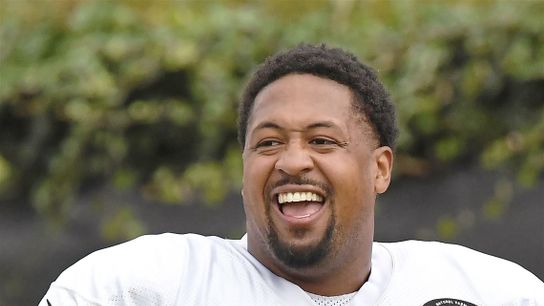 Steelers' Ramon Foster Takes Cue From AB And Claims James Harrison Committed Assault  (Pittsburgh Steelers)